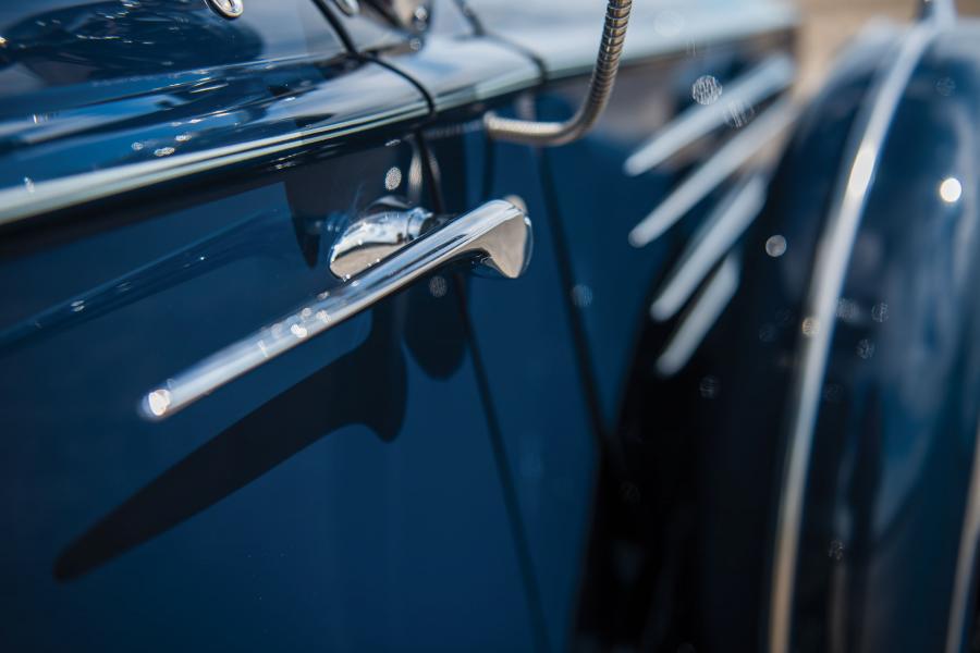 Детали экстерьера Packard Twelve Sport Phaeton 1936 года  (фото 25 из 35)